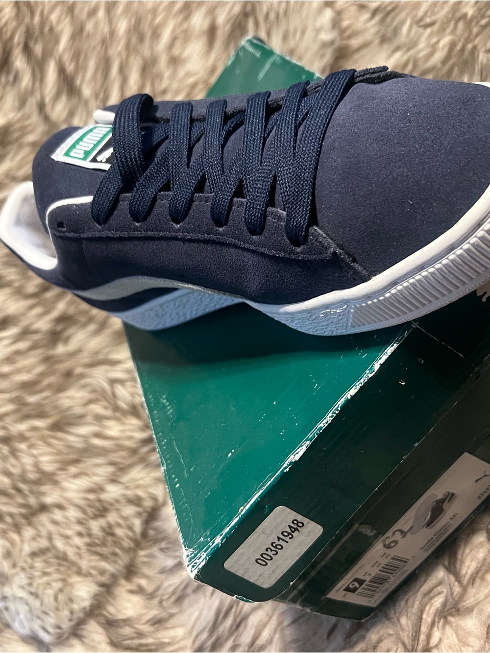 Puma Navy and White Suede Low-Top Sneakers NEW w/box size 9